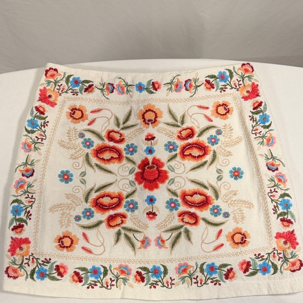 Women’s Mini Vintage Skirt with Floral Embroidered design Size Small - Picture 6 of 10